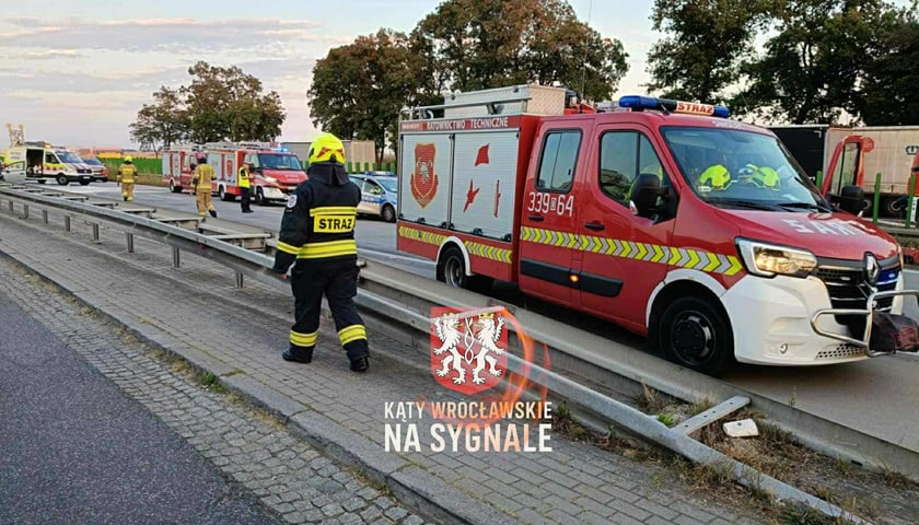 <p>Zdjęcie z miejsca wyapdku (142 km autostrady A4)</p>