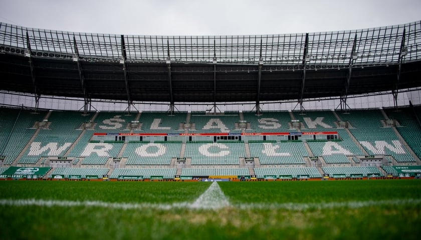 napis Śląsk Wrocław na trybunach