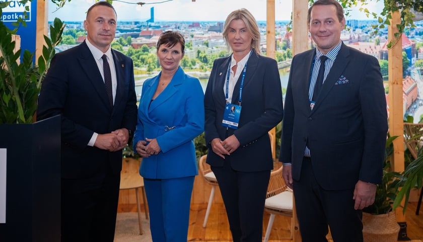 <p>Od lewej: Paweł Gancarz, Magdalena Okulowska, Renata Granowska, Michał Młyńczak</p>