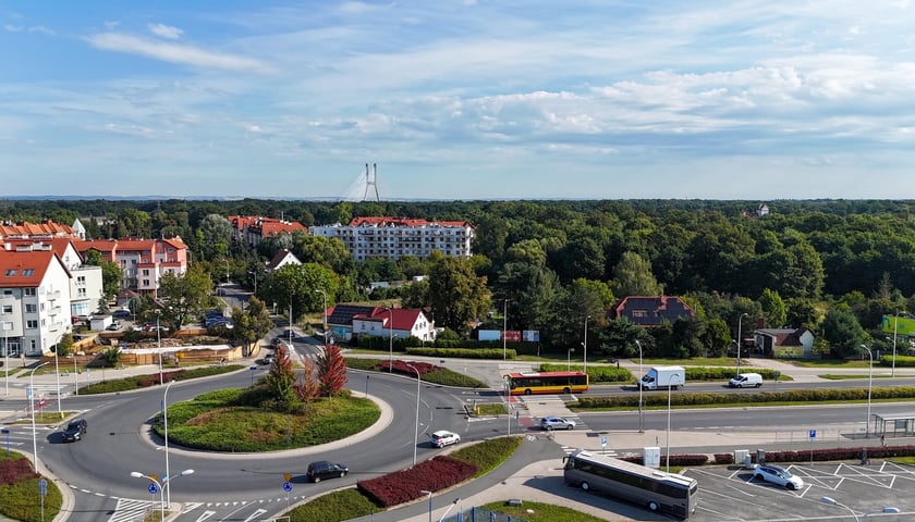 Widok na działkę Develii i okolice - rondo Bartoszewskiego i ulicę Pilczycką