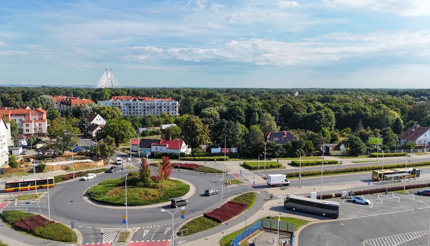 Widok na działkę Develii i okolice - rondo Bartoszewskiego i ulicę Pilczycką