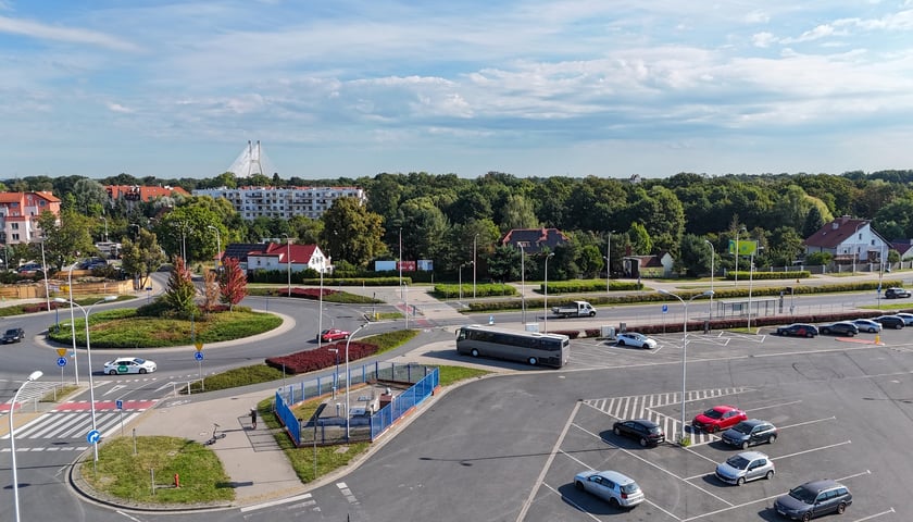 Widok na działkę Develii i okolice - rondo Bartoszewskiego i ulicę Pilczycką
