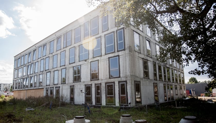 Policja nadal czeka na posterunek