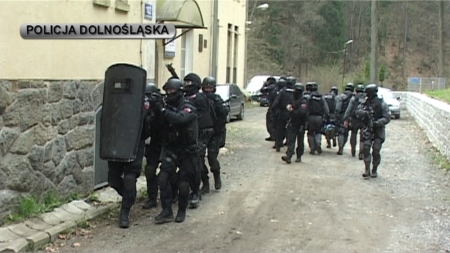 Antyterroryści zablokują ulice