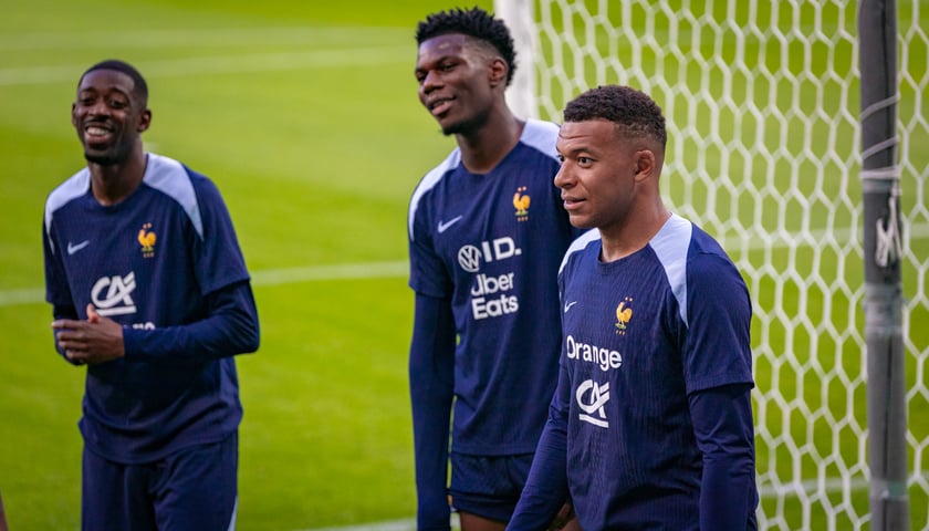 Piłkarze reprezentacji Francji podczas treningu na Tarczyński Arenie we Wrocławiu 