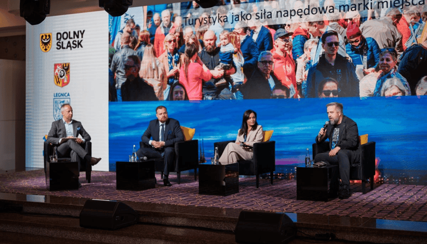 Panel poświęcony turystyce na Forum Ekonomicznym w Karpaczu. Od lewej: Przemysław Gałecki, Bartłomiej Kubicz, Aleksandra Krzeszewska, Radosław Michalski