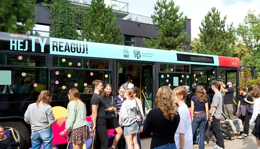 Z akcją HejTy Reaguj specjalny autobus przyjechał do Liceum nr 8
