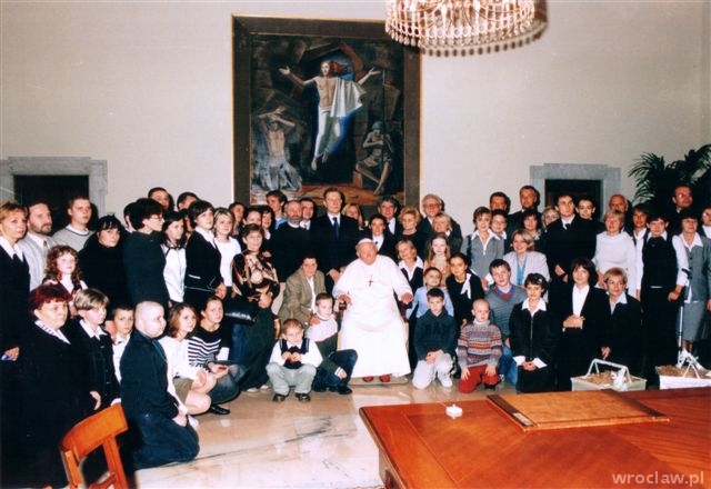 Dzieci z kliniki hematologii u papieża Franciszka