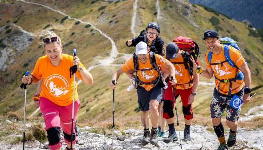 Górska wyprawa z Szerpami Nadziei. Zdjęcie archiwalne, wykonane w sierpniu 2025