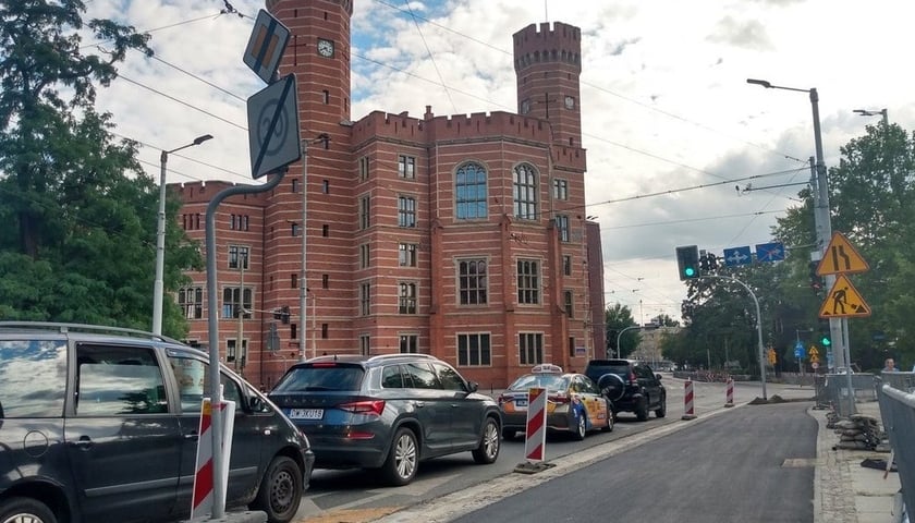 Trasa rowerowa wzdłuż ulicy Sądowej w czasie budowy.