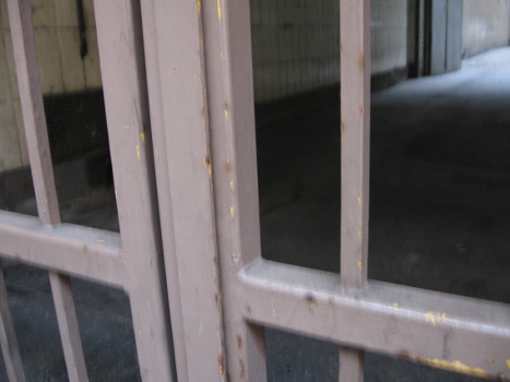 „Zamurowany” bezdomny