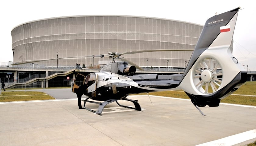 Śmigłowcem na stadion (ZDJĘCIA+WIDEO)