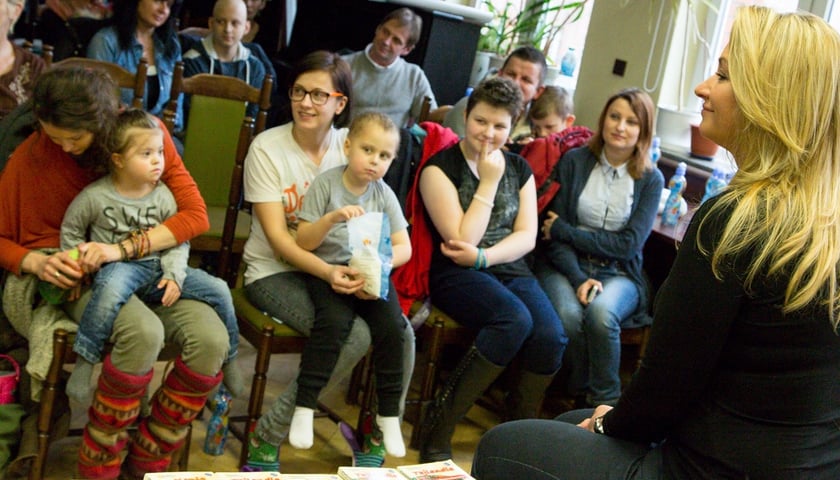 Martyna Wojciechowska u chorych dzieci