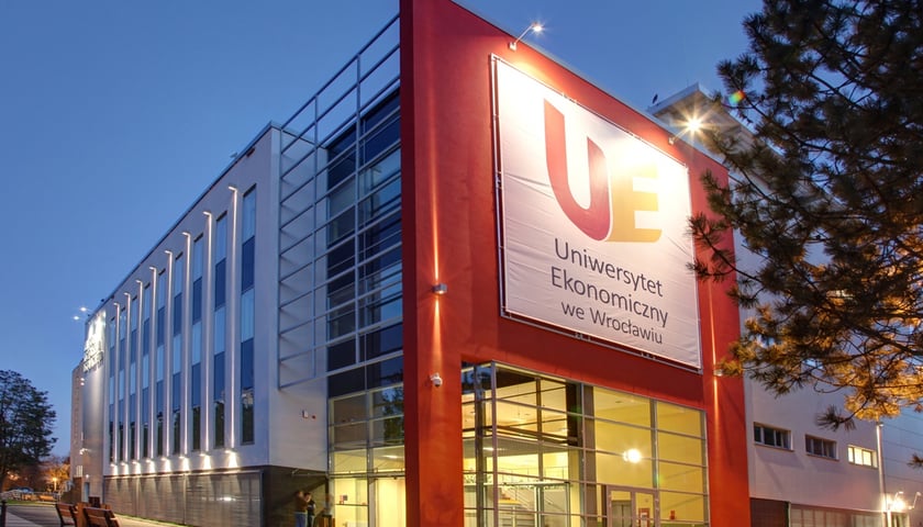Budynek Uniwersytetu Ekonomicznego we Wrocławiu, zdjęcie ilustracyjne