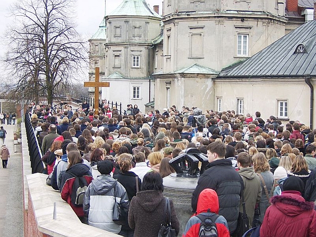 Pomodlą się za zdaną maturę