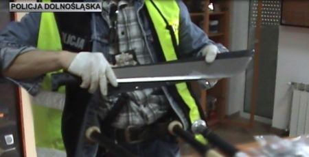 Narkotyki i maczety przechwycone przez policję