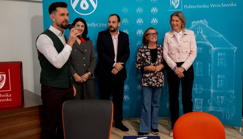 Na zdjęciach 3. Festiwal Pierwszej Pomocy na Politechnice Wrocławskiej &ndash; rozpoczęcie konferencji &bdquo;Bezpieczny Wrocław&rdquo;
