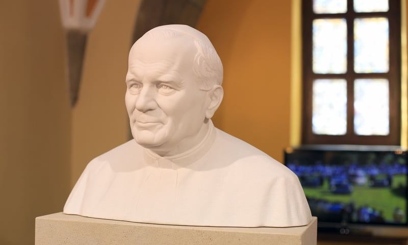 Jan Paweł II w galerii sławnych wrocławian (WIDEO)