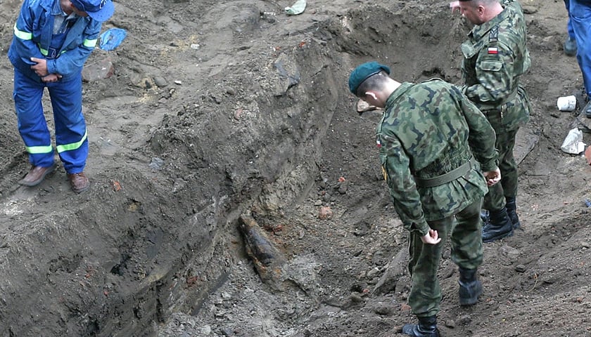 Bomba obok mostu Osobowickiego