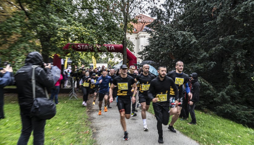 Yellow Ribbon Run 2025 - pierwszy w Polsce bieg spod znaku "ż&oacute;łtej wstążki" odbył się we Wrocławiu 30 września