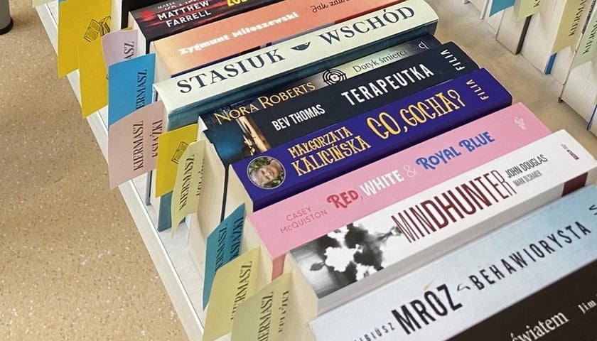 Kiermasz książek w bibliotece przy ul. Grabiszyńskiej we Wrocławiu