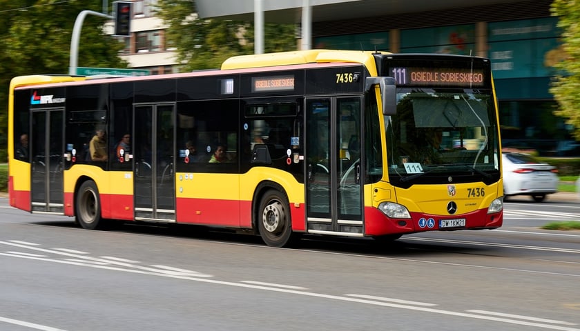 Autobus miejski we Wrocławiu. Zdjęcie ilustracyjne