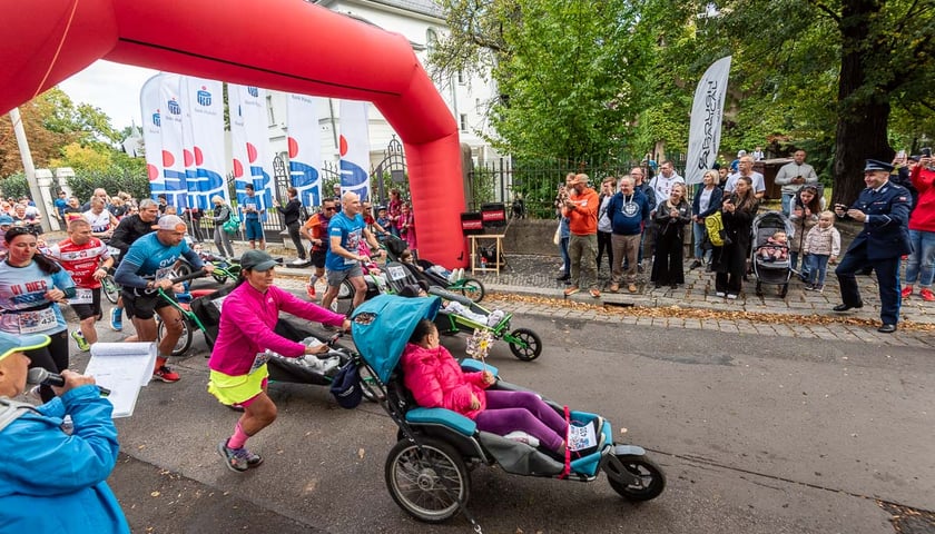 Bieg Uniwersytetu Medycznego we Wrocławiu. Na zdjęciu miejsce startu.