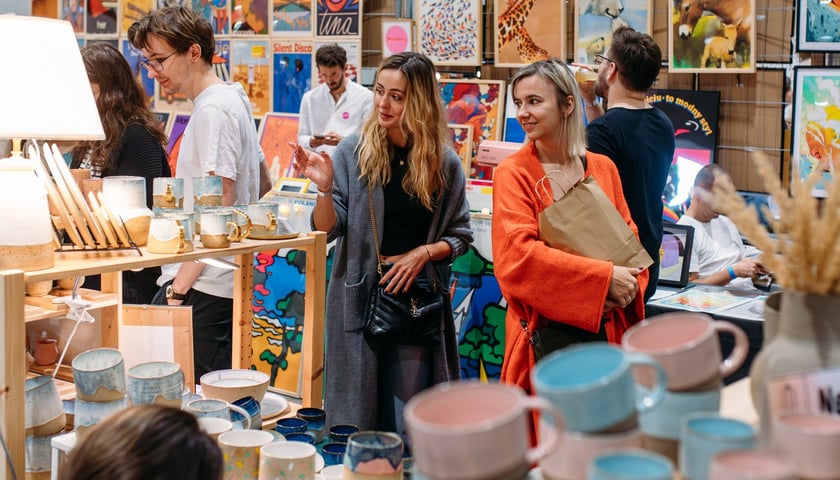 Uczestnicy targów, zdjęcie ilustracyjne