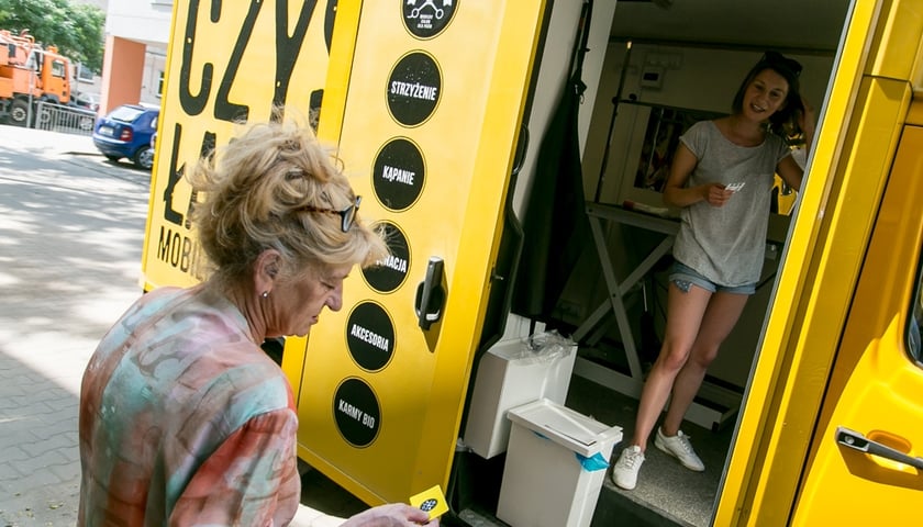 Czyste Łapy na czterech kółkach