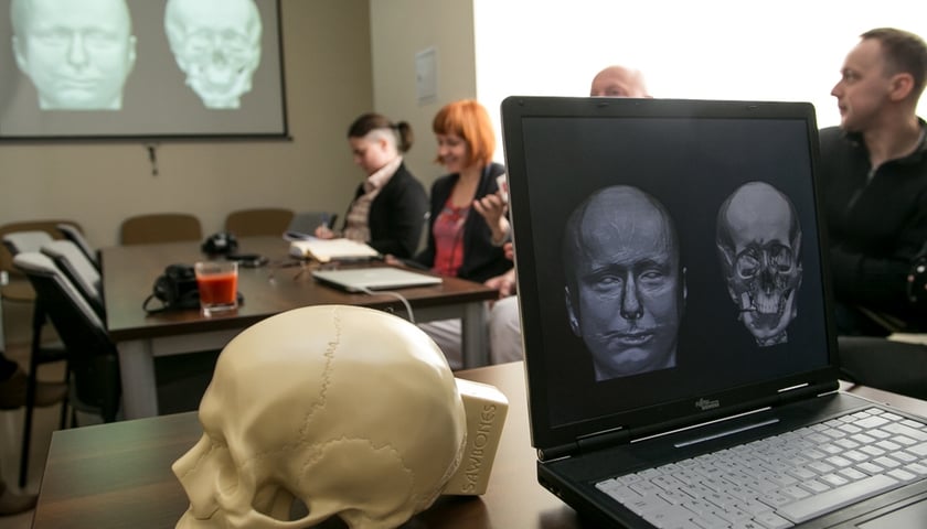 Koczowali nocą w kolejce na zabieg