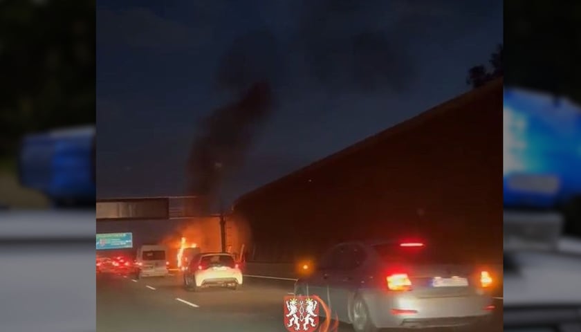 Pożar busa na AOW, 3.10.2025 r.