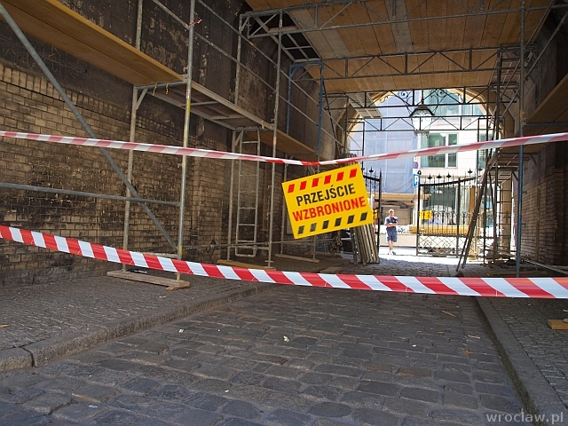 Zamknięto bramę wejściową do Synagogi