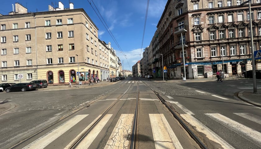 <p>ul. Nowowiejska</p>