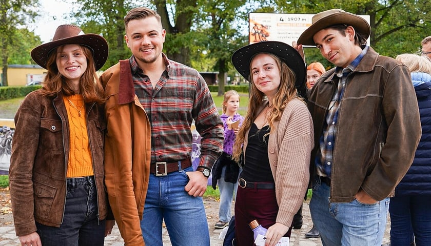 Student’s Day na Partynicach - pierwsza edycja. Na zdjęciu uczestnicy przebrani za kowbojów