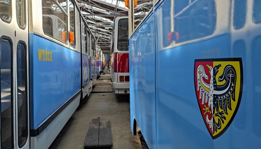 <p>Konstal N i Konstal 102Na w zajezdni. Te wagony także wyjadą na miasto w "Noc z tramwajami"</p>
