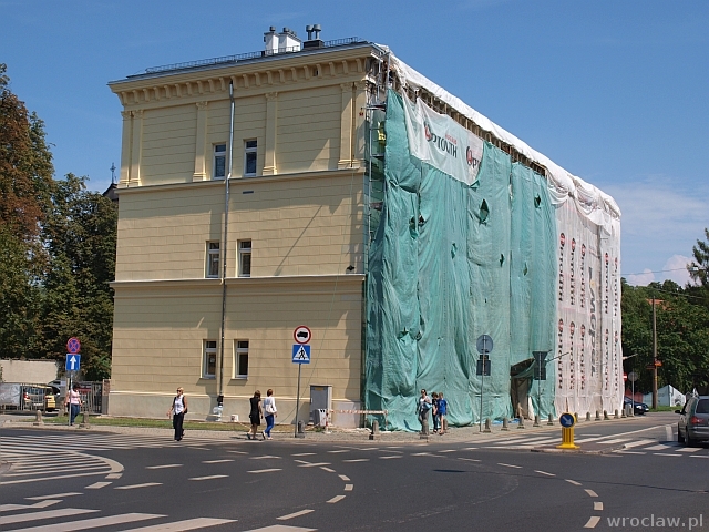 Dobiega końca remont na pl. Dominikańskim 6 [ZDJĘCIA]