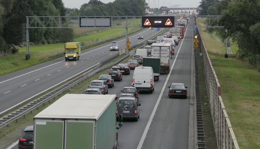 Ogromne korki na A4 [ZDJĘCIA,FILMY]