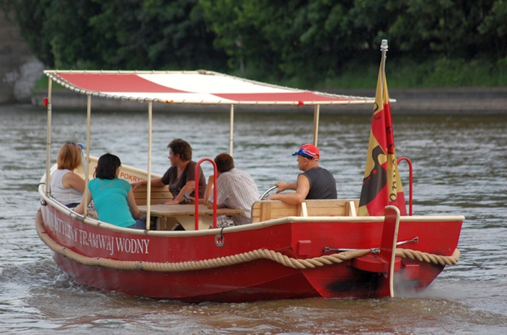 Wybierz się w rejs tramwajem wodnym