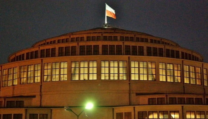 Tłumy w strefie kibica pod Halą Stulecia [ZDJĘCIA]