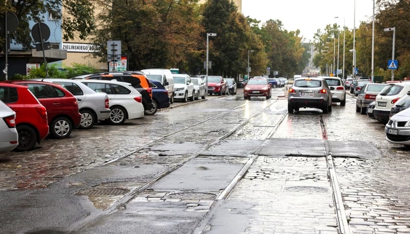 Tak obecnie prezentuje się ulica Zielińskiego. Trwa postępowanie, które wyłoni projektanta przebudowy drogi 