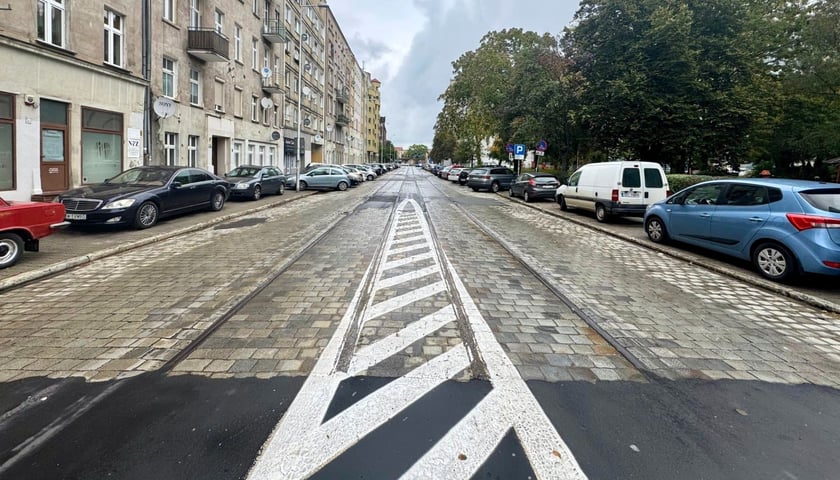 Tak obecnie prezentuje się ulica Zielińskiego. Wrocławskie Inwestycje ogłosiły przetarg, który wyłoni projektanta przebudowy drogi 