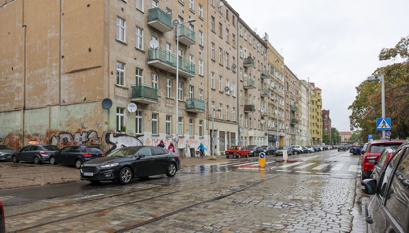 Na zdjęciu ul. Zielińskiego. Wrocławskie Inwestycje przygotują przetarg, który wyłoni projektanta przebudowy ulicy