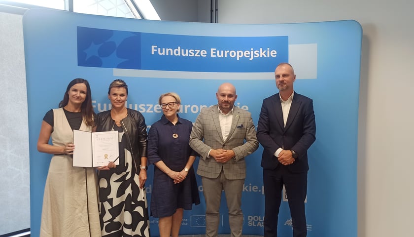 Wręczenie certyfikatów dla Beneficjentów z Programu Fundusze Europejskie dla Dolnego Śląska 2021-2027.