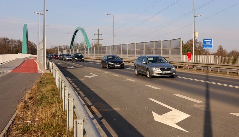 Widok na most Na Wilczym Kącie na trasie Alei Wielkiej Wyspy, rok 2025