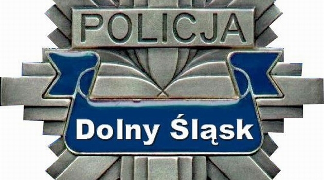 Mundurowi pomagają zagranicznym studentom