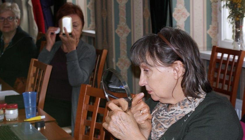 Kurs makijażu dla seniorek