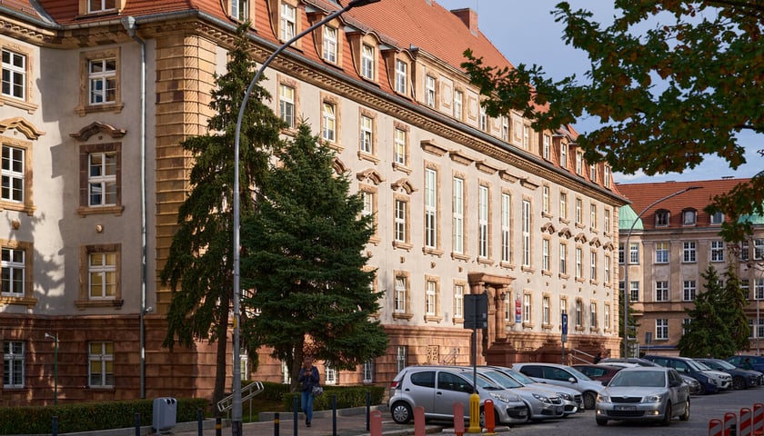 Budynek ZUS przy ul. Pretficza, zdjęcie archiwalne z 2024 roku