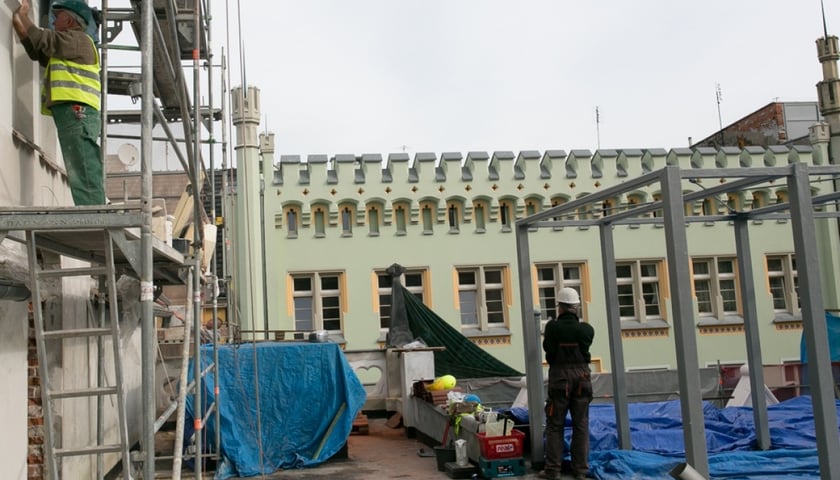 Ul. Włodkowica: Remont pałacu Ballestremów [GALERIA]