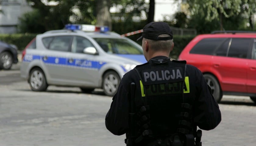 Anonimowy e-mail o podłożeniu bomby