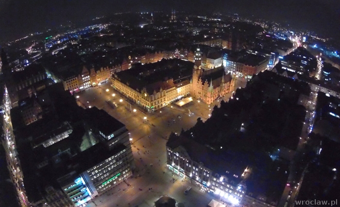 Centrum Wrocławia nocą [WIDEO]